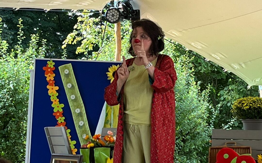 Tag 4 im Park: Clownin KiWi am Nami und am Abend Musikverein Harmonie und Trachtengruppe