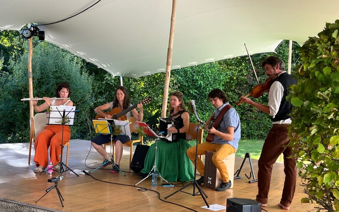 Tag 8: Gottesdienst am Morgen, Balfolk am Abend